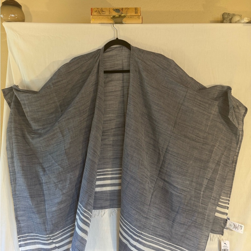 Tommy Bahama Linen Chambray Blue Striped Lightweight Wrap Scarf NWT - Picture 2 of 4